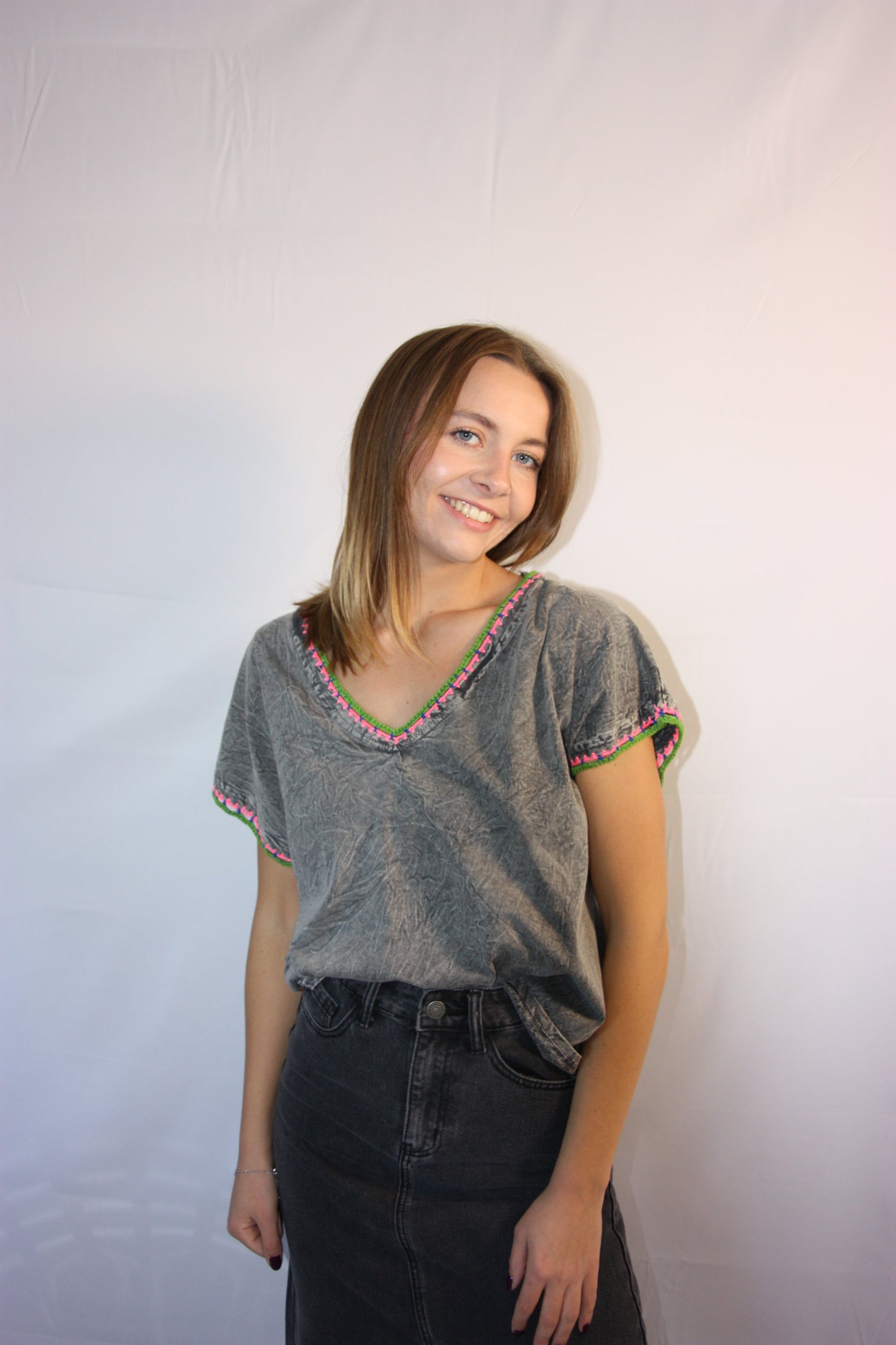 T-SHIRT AMBRE - GRIS