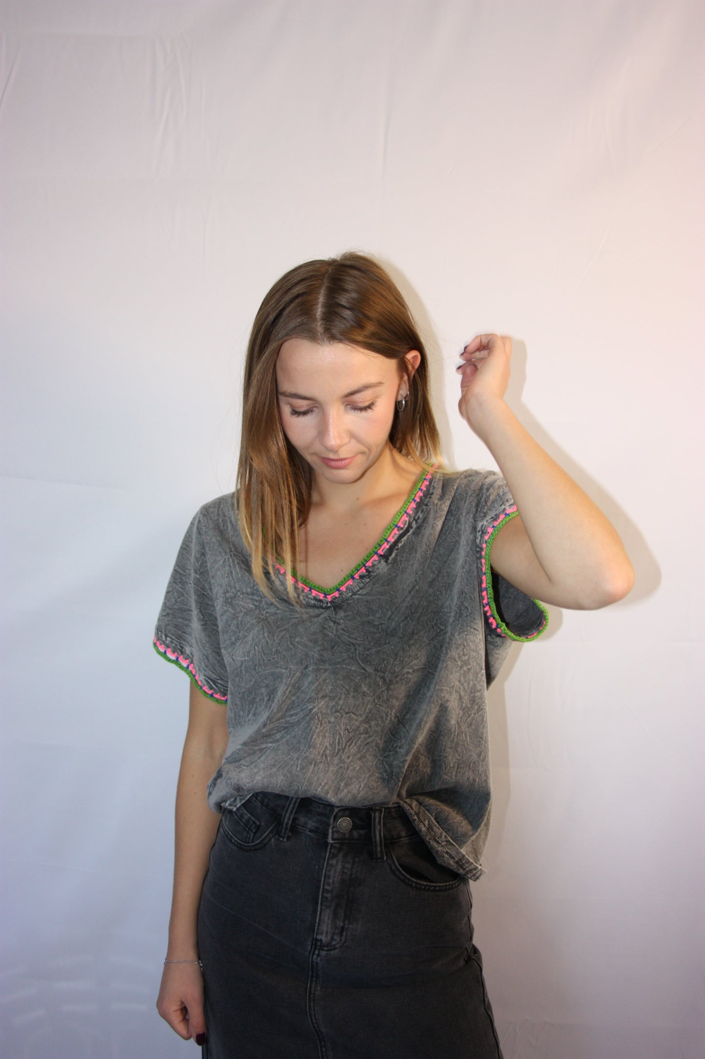 T-SHIRT AMBRE - GRIS