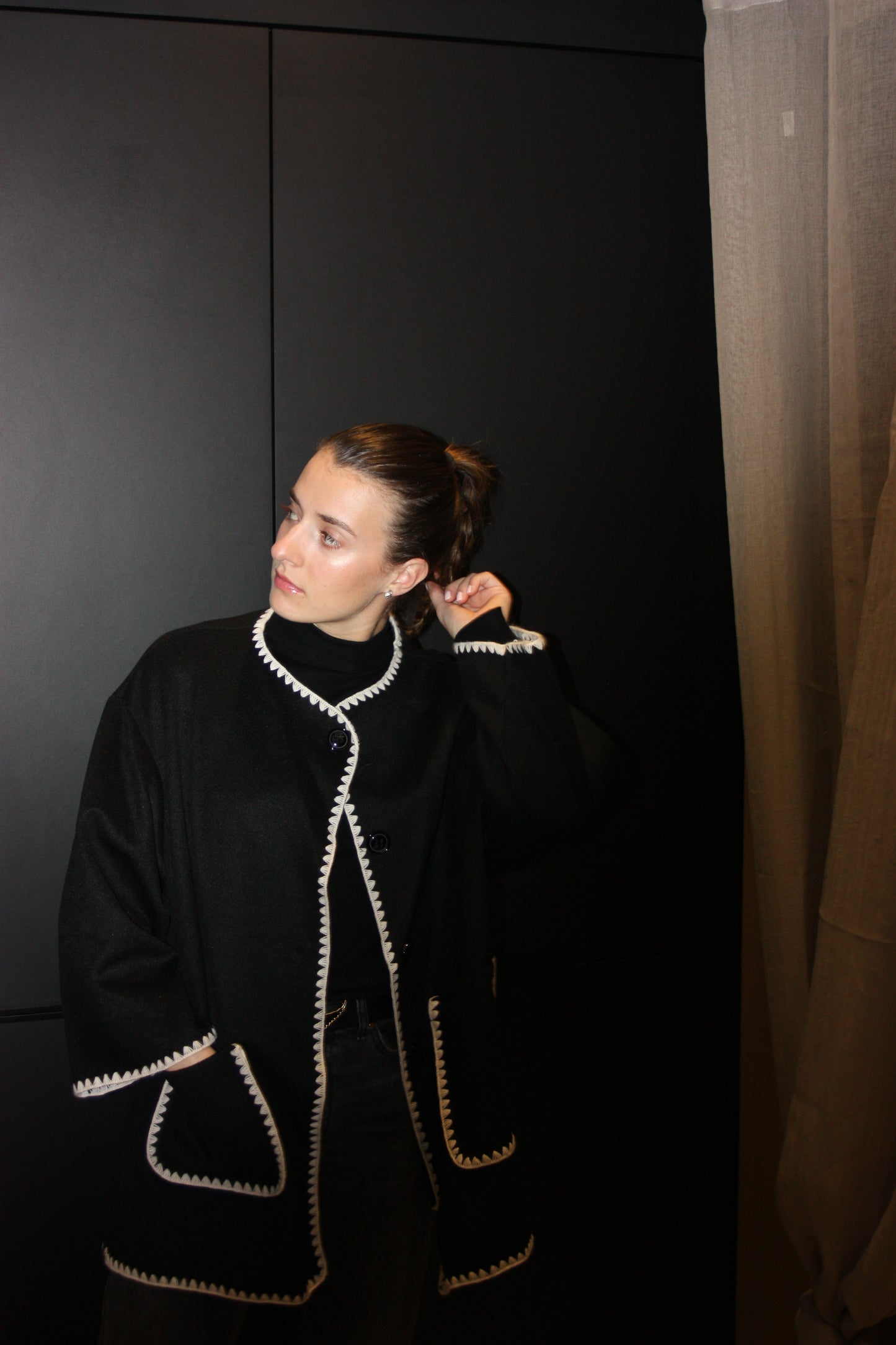 MANTEAU LILA NOIR