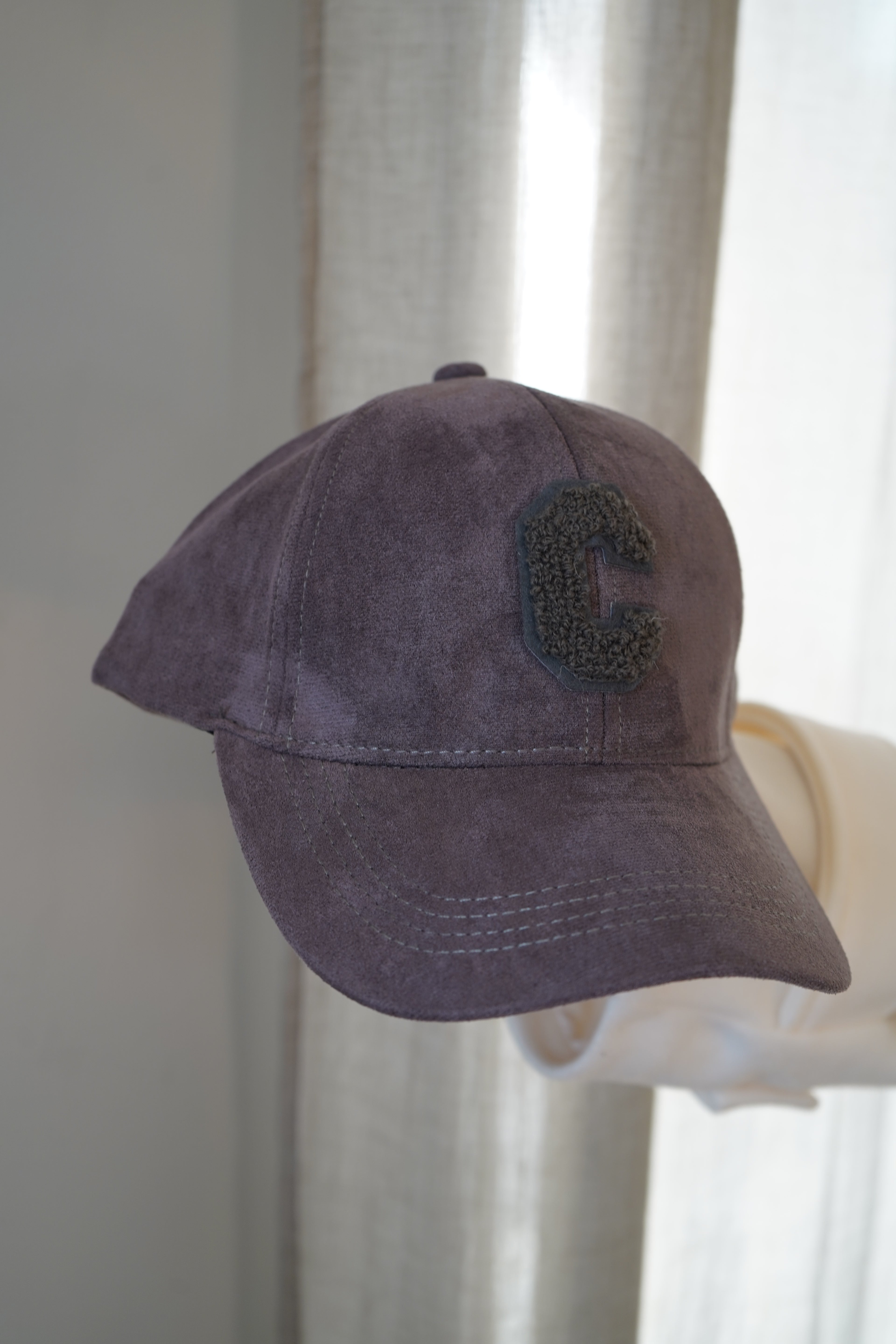 CASQUETTE DAIM - GRIS