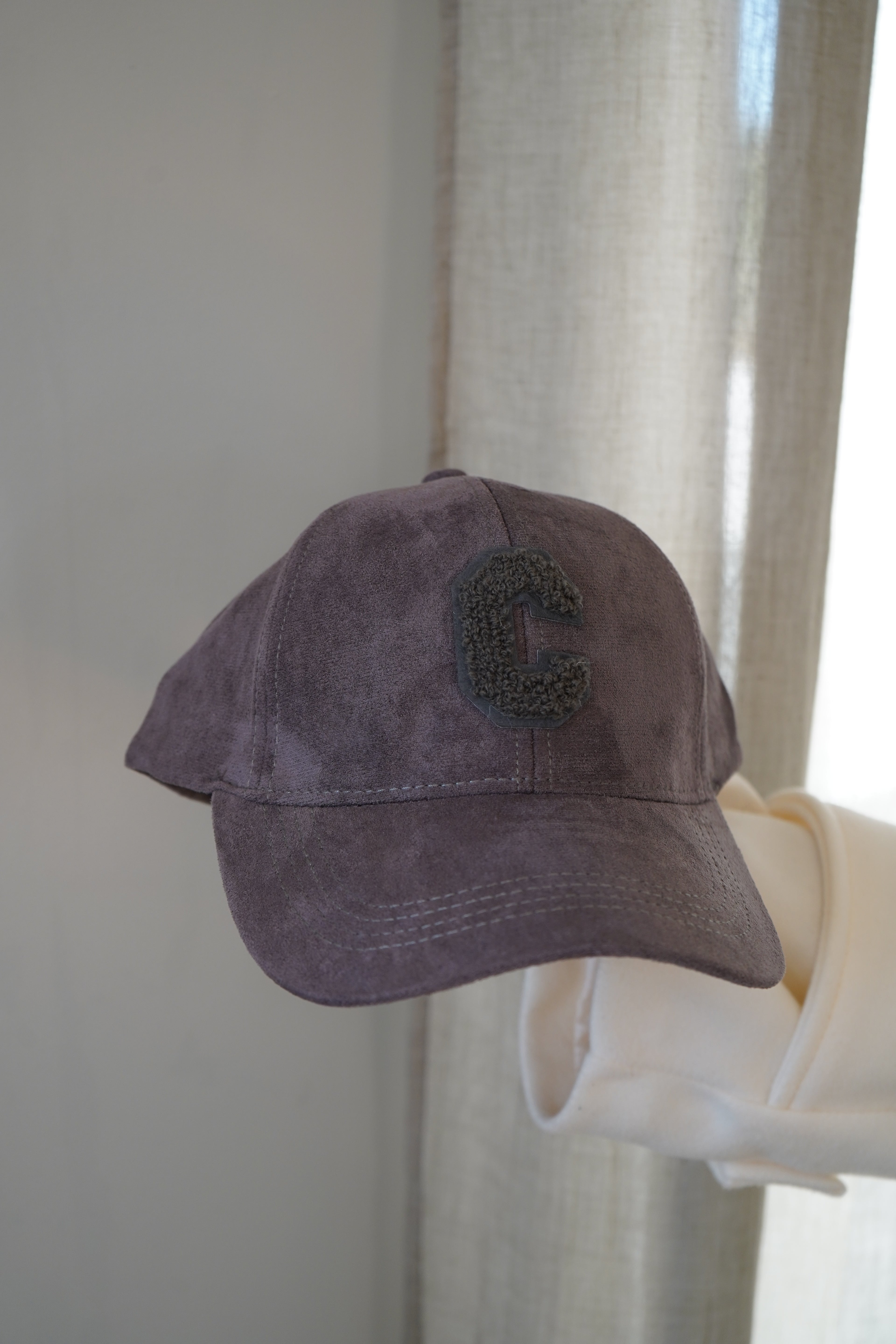 CASQUETTE DAIM - GRIS