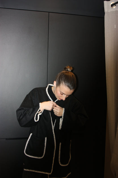 MANTEAU LILA NOIR